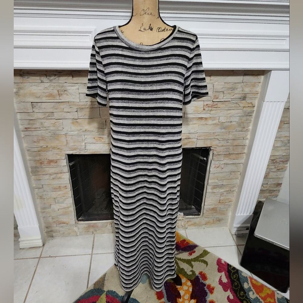 Doe and Rae get and black striped knit maxi dress size medium